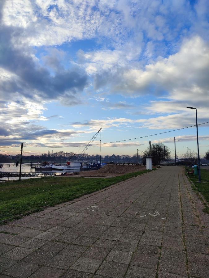 Ferienwohnung Stan Andja Sremska Mitrovica Exterior foto