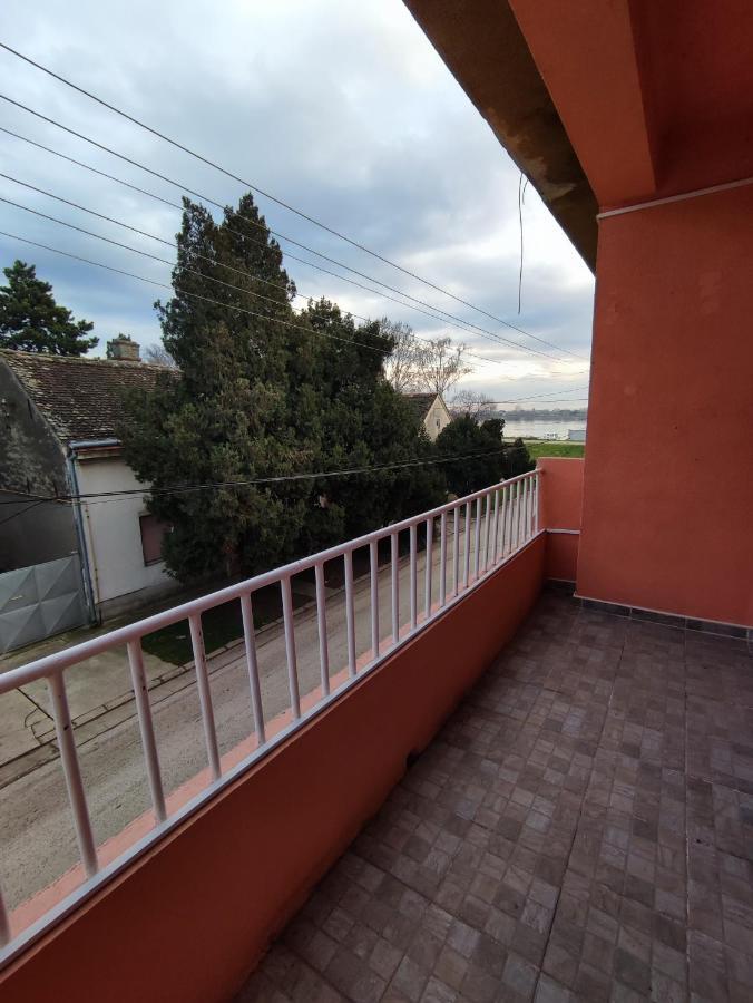 Ferienwohnung Stan Andja Sremska Mitrovica Exterior foto