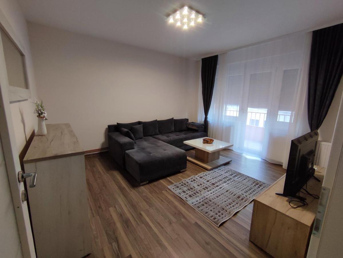 Ferienwohnung Stan Andja Sremska Mitrovica Exterior foto