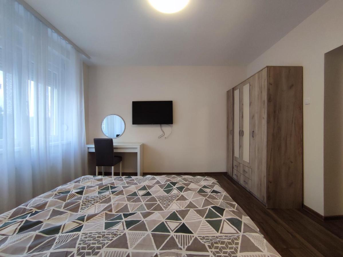 Ferienwohnung Stan Andja Sremska Mitrovica Exterior foto